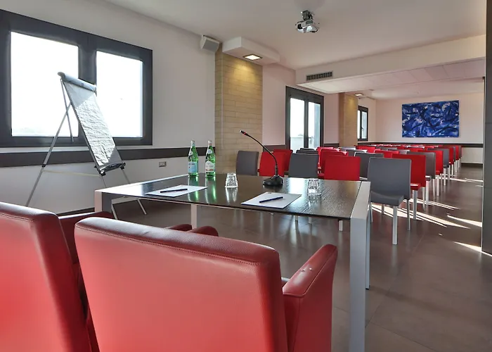 Western Galileo Otel 4*