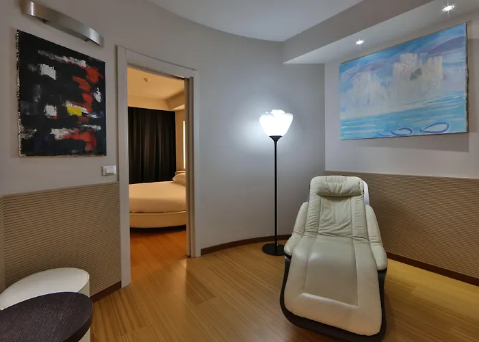 Western Galileo Otel 4*